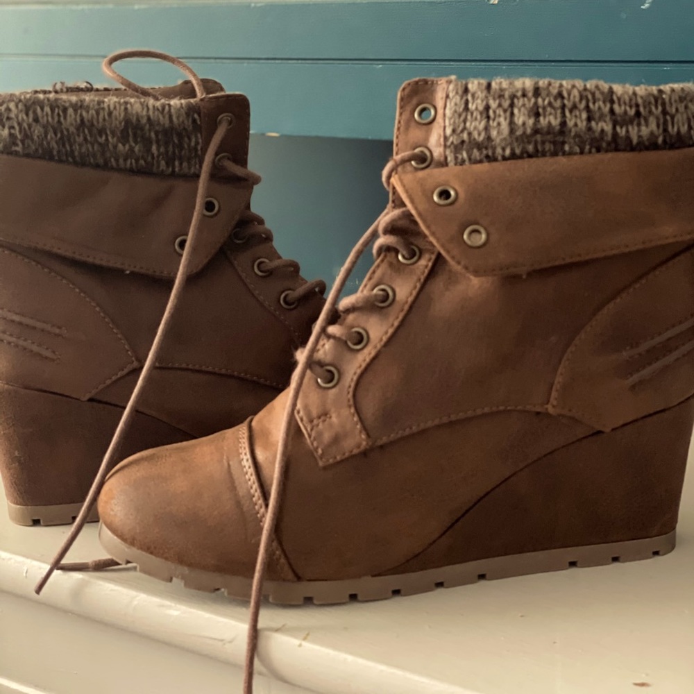 Heel boots